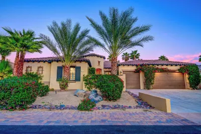 Luxurious Villa Living in Indio w Pool Spa