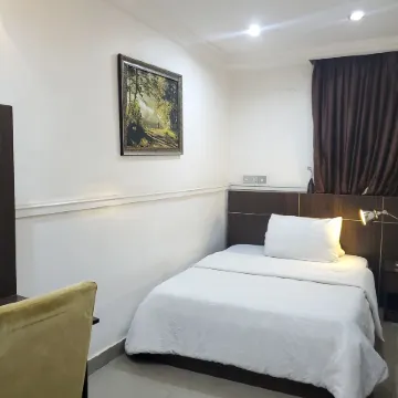 Luxury Suites and Apartments