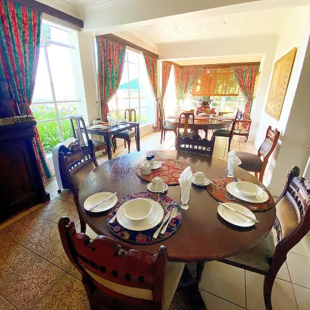 Sherwood's Country House