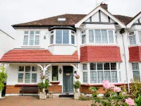 月桂樹別墅 鄰近Palmers Green United Reformed Church的酒店