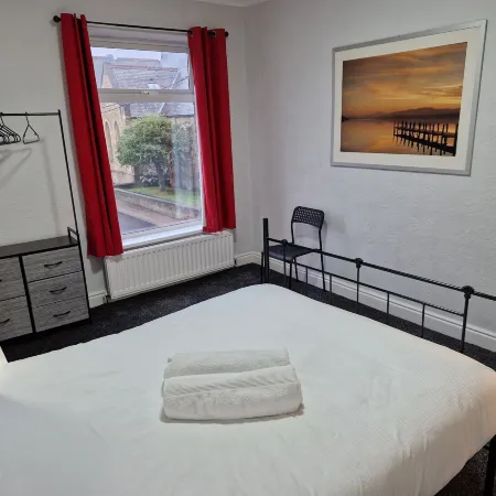 Birtley's Diamond 3 Bed Apt, Sleeps 6 Guests