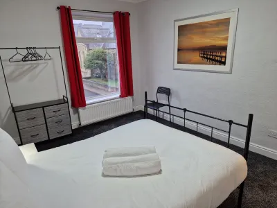 Birtley's Diamond 3 Bed Apt, Sleeps 6 Guests Hotels in Washington