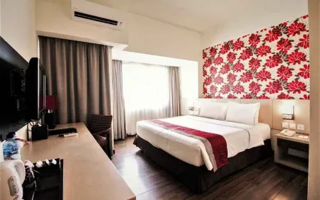 Solo Paragon Hotel & Residence Отели рядом с достопримечательностью «Balekambang Park»