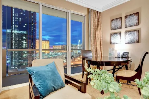 Premium Suite w/Balcony at the Signature - Alojamientos