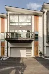 Downtown Luxury - 10 Beds & Free Parking - Water Park