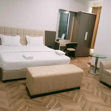 Hotel Prakhyat