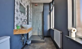 Studio 95 - Shared & Private Rooms