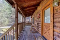 Er259- Country Charm Great Location, Close to Town 2 Bedroom Cabin by RedAwning