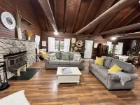 Peaceful cabin on 10 acres w/ pond - close to Prairie Creek Reservoir