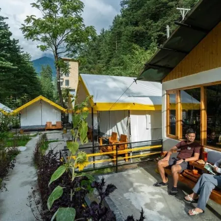 The Hosteller Kasol, Riverside