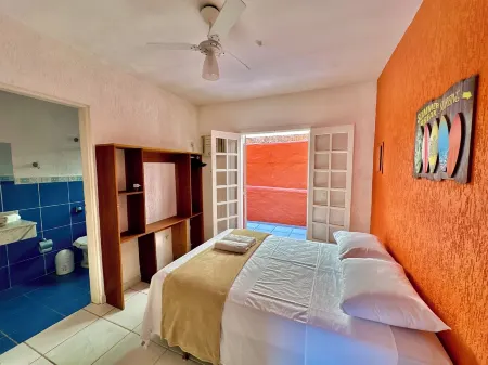 Pousada Pantai Maresias Отели рядом с достопримечательностью «Camping e Bar do Cacau - Praia de Santiago»