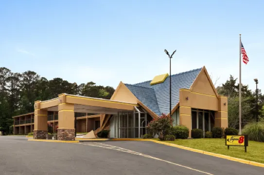 Super 8 by Wyndham Macon GA