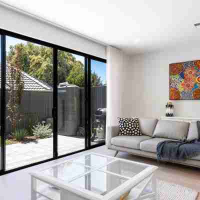 Townhouse on Tod Glenelg North Rooms