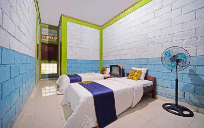 Estuwening Griya Penginapan & Aula Hotel di Turi