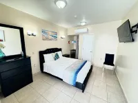 Le Bleu Bed and Breakfast Hotels near Providenciales International Airport