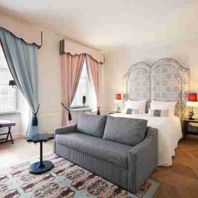 ザ レオ グランド Rooms