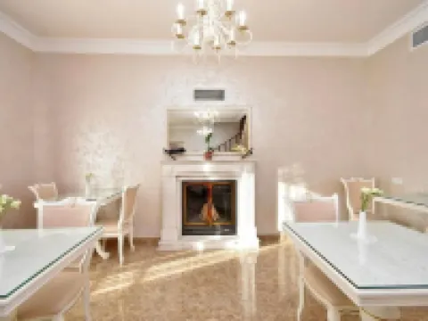 ホームステイ ホテル エレバンのホテル