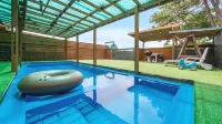 Boryeong Hiddenvillage Dokchae Poolvilla - Pools