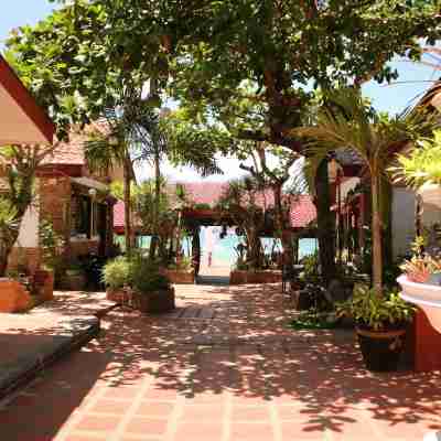 Isla Bonita Beach Resort Hotel Exterior