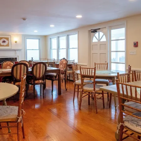 Cooper Hill Inn