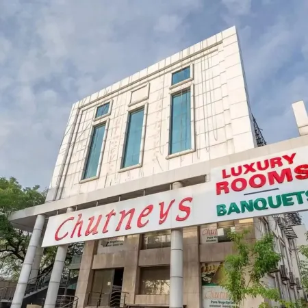Hotel Chutneys Отели рядом с достопримечательностью «Конгресс-центр Subham»