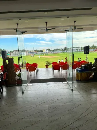 Hotel City Square Отели в г. Диндуккал