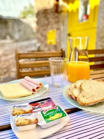 Casa Vinte & Cinco Alojamento Local Отели рядом с достопримечательностью «Monsanto»