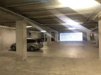 Ramada Suites by Wyndham Queenstown Remarkables Park - Parking