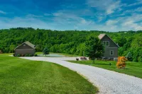 Skye Cottage at Hillside Hideaways-1Br/1BA w/Loft- in Amish Country - 4-Star