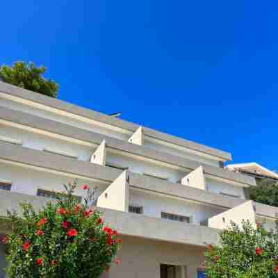 Kaiser Luxury Suites Hotel Exterior