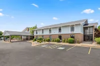 Super 8 by Wyndham Harrison AR Hotels in Harrison