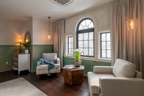 Luxurious Suites in Historic Building - Charming Coastal Haven Hotels in Bucksport