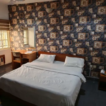 Calawazobia Hotel