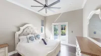 The Riverview Estates: Sauna and Heated Pool Hotels in Riverview