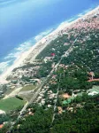 Quiet lodge for a couple at 200 from the beach, 900 m from the city center