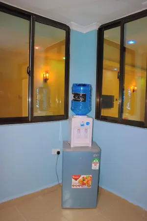 Lux Suites Taris Apartments Rongo Отели в г. Месизита