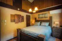 3-Bedroom 2 Bath Cozy Chalet 1 Mile From Mountain! - 발코니