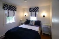 Walk to Town! Bike or Bus to Beach! Charming Cottage- Leeward- on Private Lane