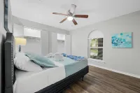 Luxury Escape - Pool, Hot Tub, Arcade, Games, BBQ & Outdoor Lounge!