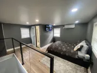 Stylish Guesthouse • Hot Tub • Private Entry