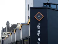 JustStay Mülheim Hotel & Apartments Hotels near Mausegatt Siedlung