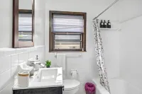 Atlanta Oasis w/ 3 Queens & Backyard Near Hotspots