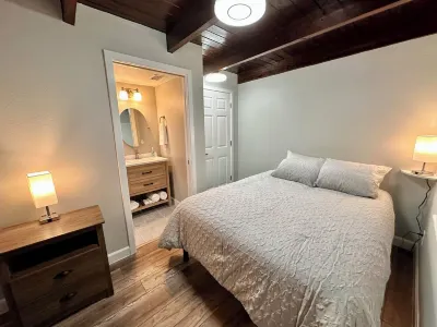 Cottage 35: Blue Heron Hideaway - Waterfront Lodging in Downtown Tavares, FL Hotels near Village Market Place of Tavares Shopping Center