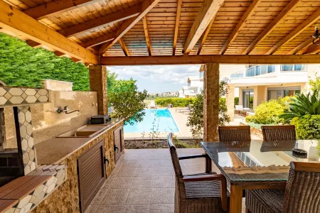 Villa Nefeli Отели в г. Кассандра-Сани