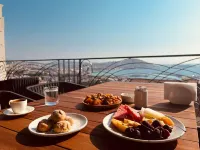 Monalisa Hotel di Bayraklidede Mahallesi