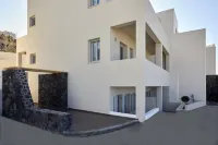Mayu Suites - Rooftop Pools