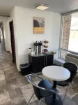 Regal 8 Inn & Suites - Pet friendly