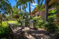 Modern & Tropical Oceanside Vistas Hotels in Kalepolepo Beach