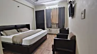 Nancy Paradise hotel