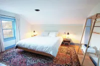 Modern 4Br Farmhouse w/ Trails & Mountain Views